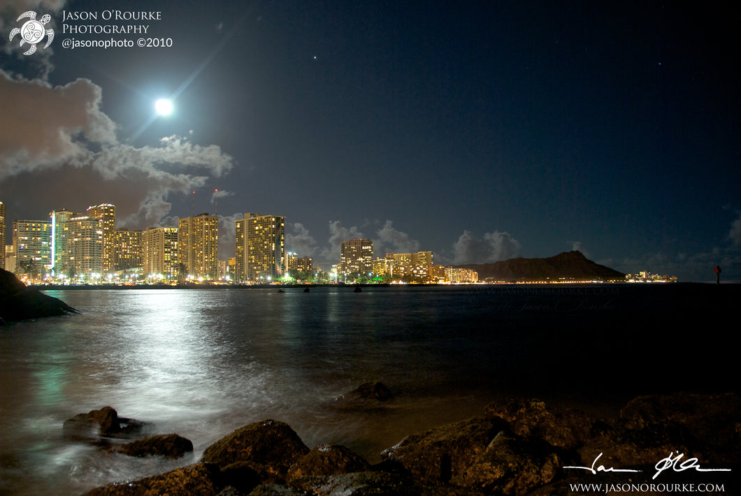 Full Moon Over Waikiki